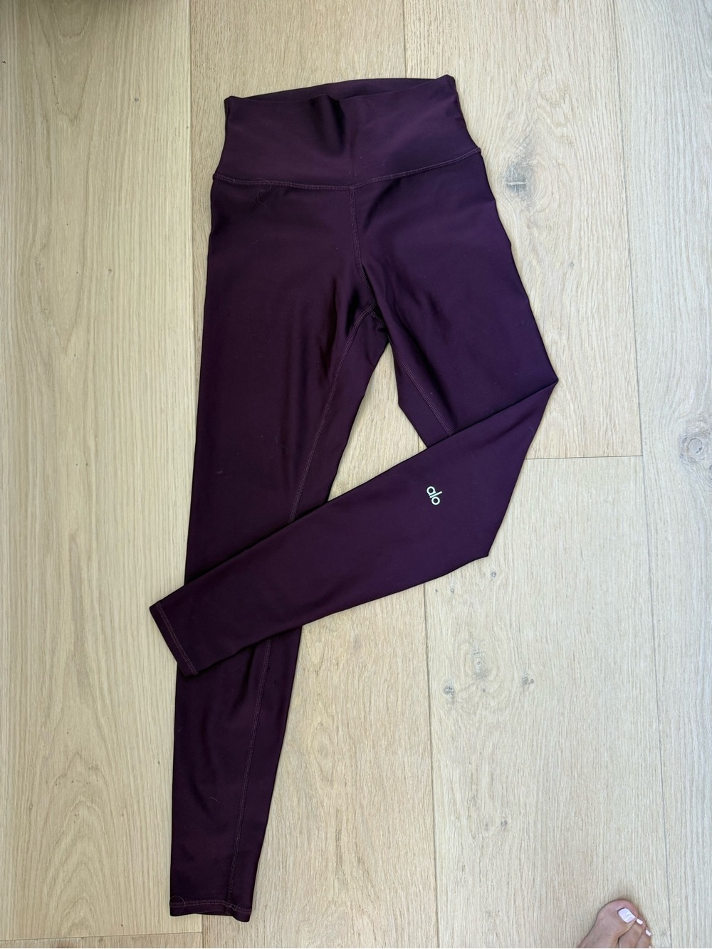 Alo dark purple leggings
